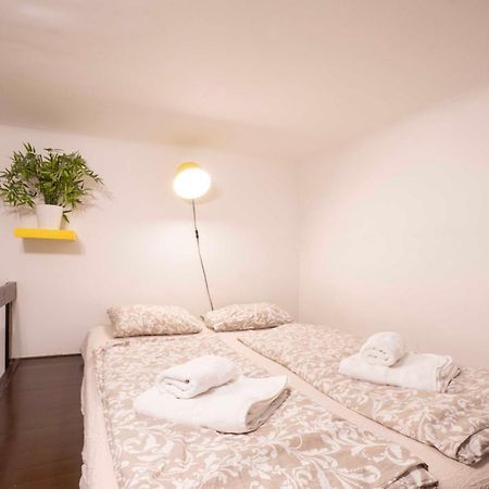 Quiet Cozy Apartment In Party Street E1 ブダペスト エクステリア 写真
