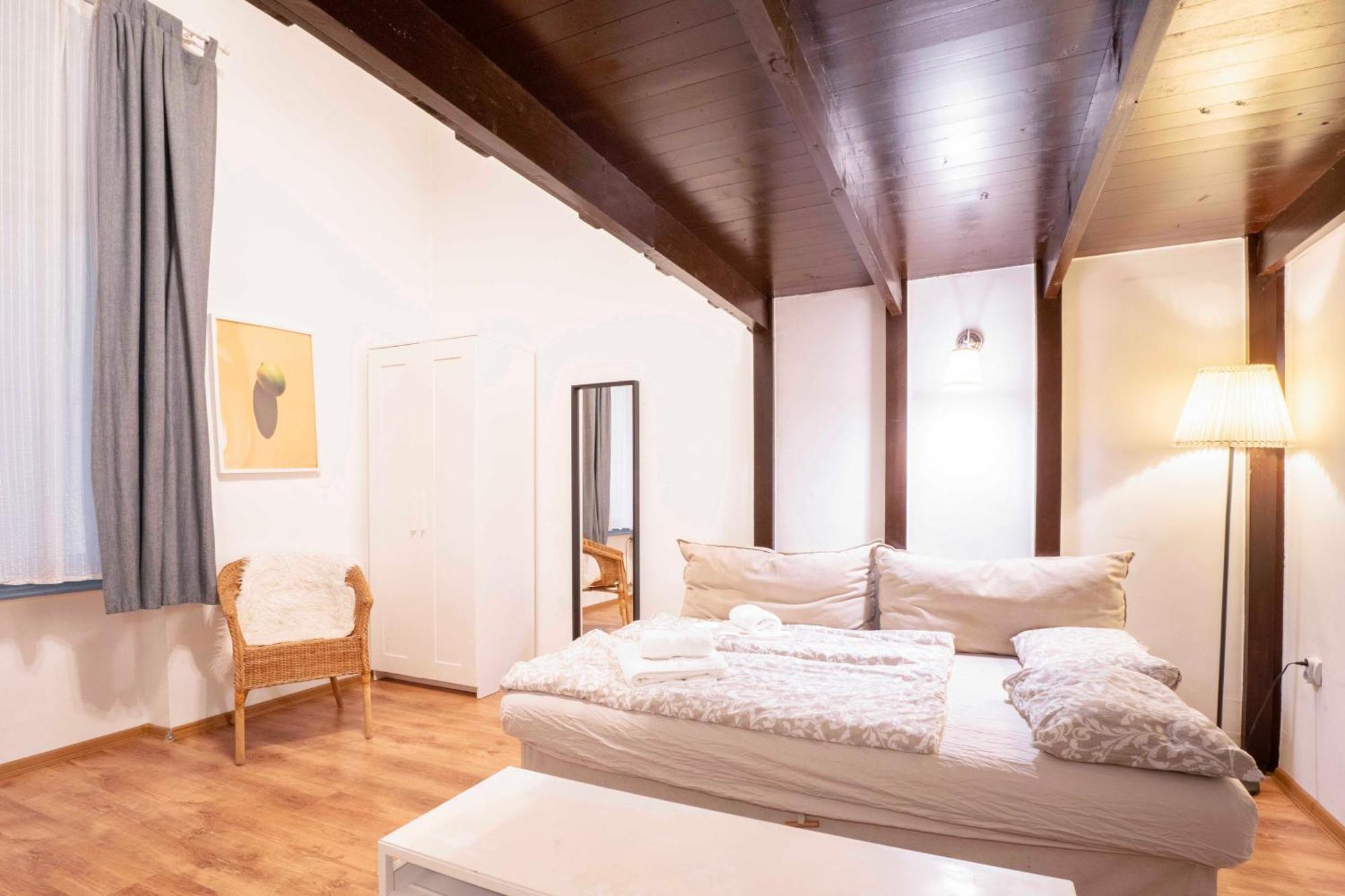Quiet Cozy Apartment In Party Street E1 ブダペスト エクステリア 写真
