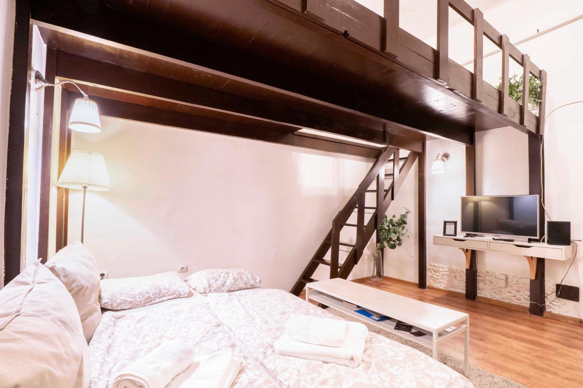 Quiet Cozy Apartment In Party Street E1 ブダペスト エクステリア 写真